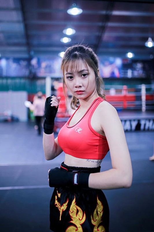 Dan nu nhan vien ngan hang hoa hot girl boxing goi cam-Hinh-9